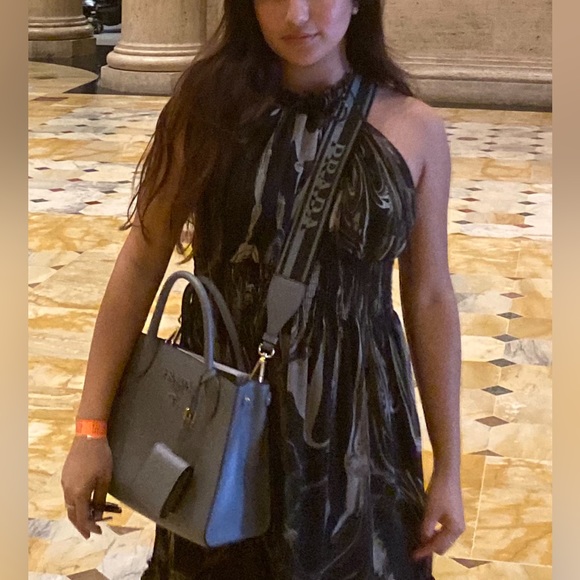 Prada Monochrome Small Saffiano Bag - Picture 6 of 10